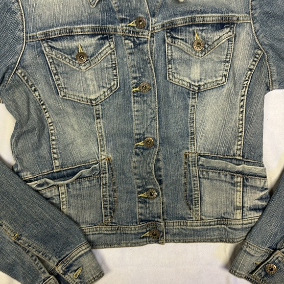 Guess Vintage Women’s Jean Jacket. Size Large - Picture 3 of 9